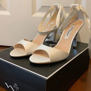 Nina Bridal Sandal in size 6